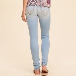 HOLLISTER : Super Skinny Light Wash Jeans